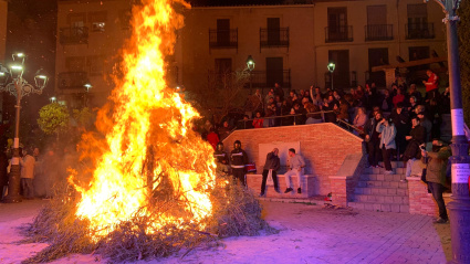 San Antón 2025 enciende la tradición con música, deporte, danza y 35 hogueras