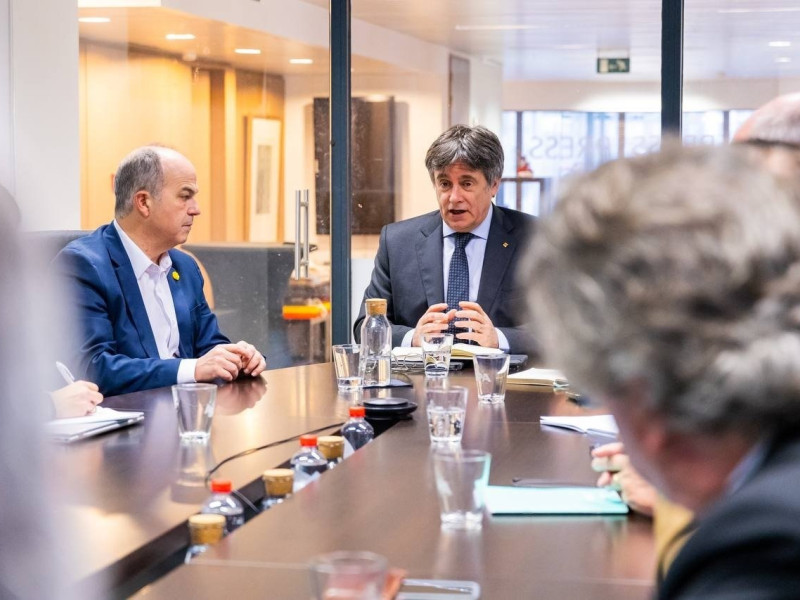 El  presidente de Junts, Carles Puigdemont, en la reunión de la permanente del partido en Bruselas (Bélgica)