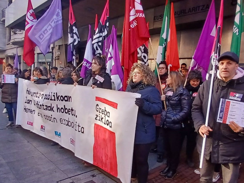 Concentración de LAB, Steilas, ELA y CCOO ante la delegacion del Gobierno vasco en BilbaoECONOMIA ESPAÑA EUROPA PAÍS VASCO