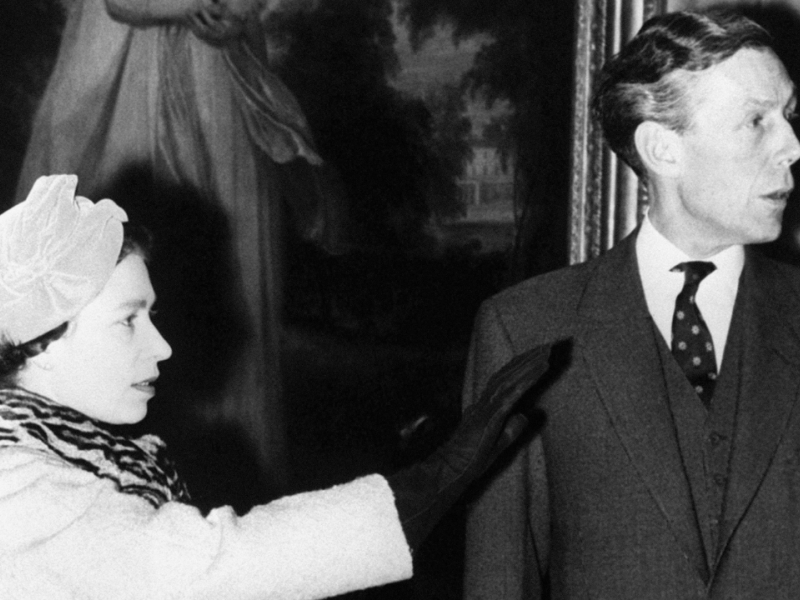 La reina Isabel II de Inglaterra y el espía infiltrado Anthony Blunt