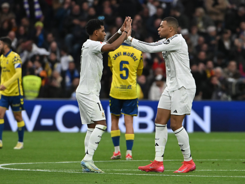 Rodrygo y Mbappé durante el partido Real Madrid-Las Palmas