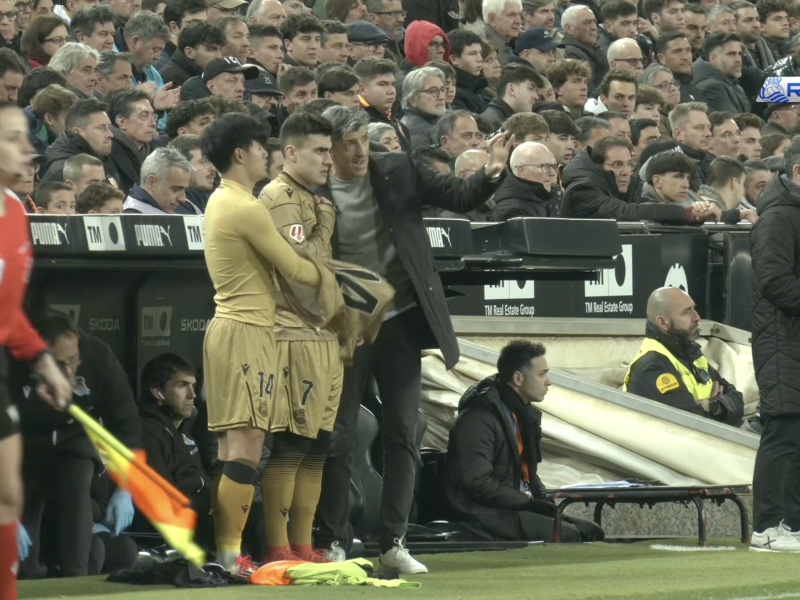 Graves insultos a Kubo y Barrenetxea en Mestalla