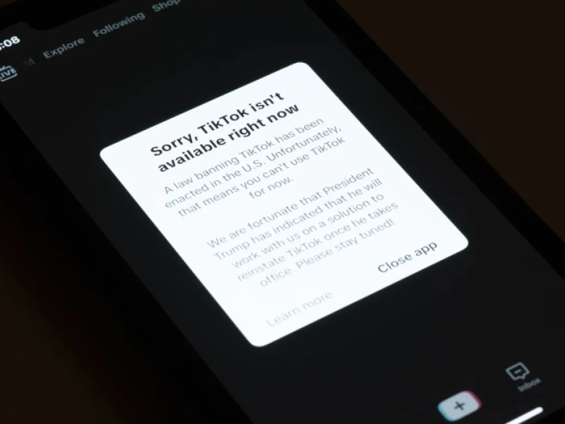 Mensaje de TikTok en EE.UU. ante su cierre temporal: “Lo sentimos, TikTok no está disponible temporalmente”.