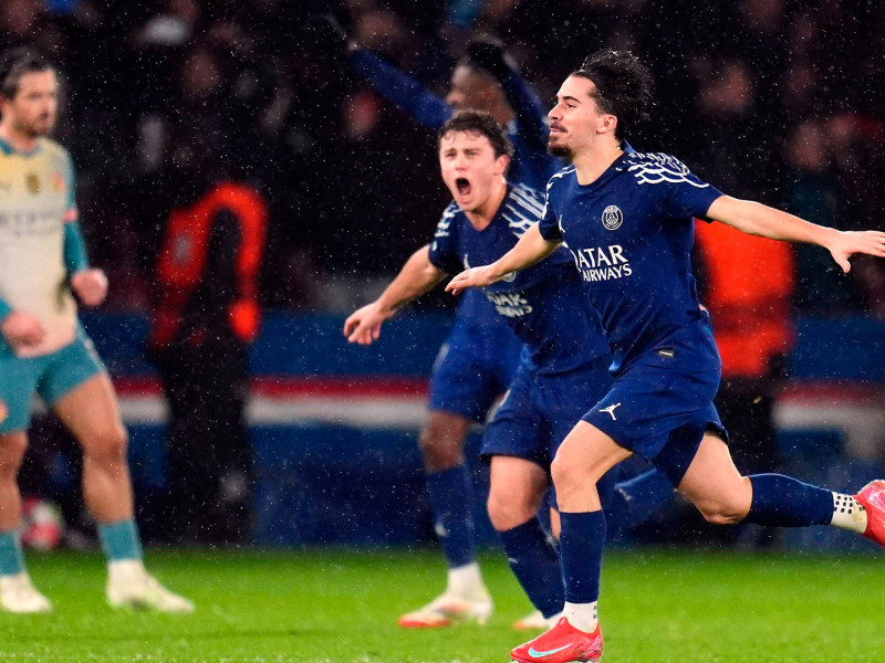 Alegría en los jugadores del PSG tras remontar al Manchester City en la Liga de Campeones