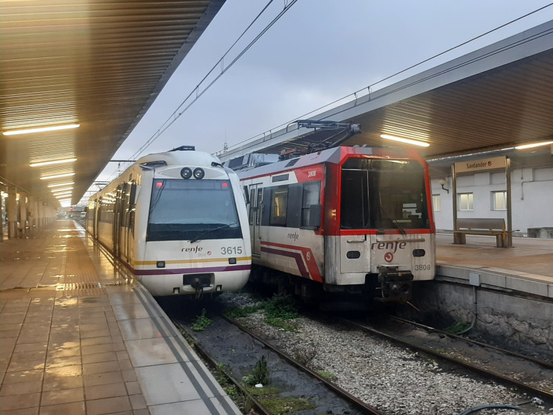 Trenes en la estación de Renfe en Santander.EUROPA PRESS26/2/2024