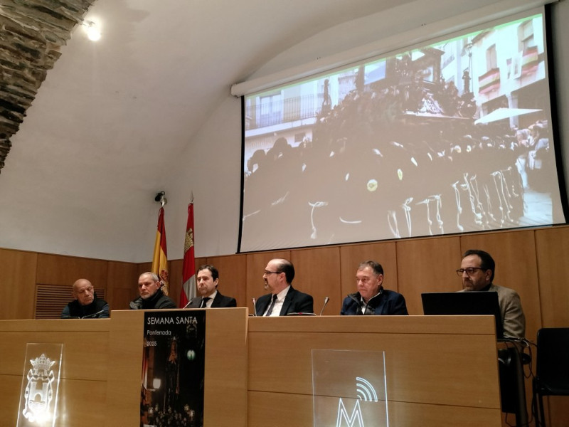 Presentación del cartel de la Semana Santa de Ponferrada 2025