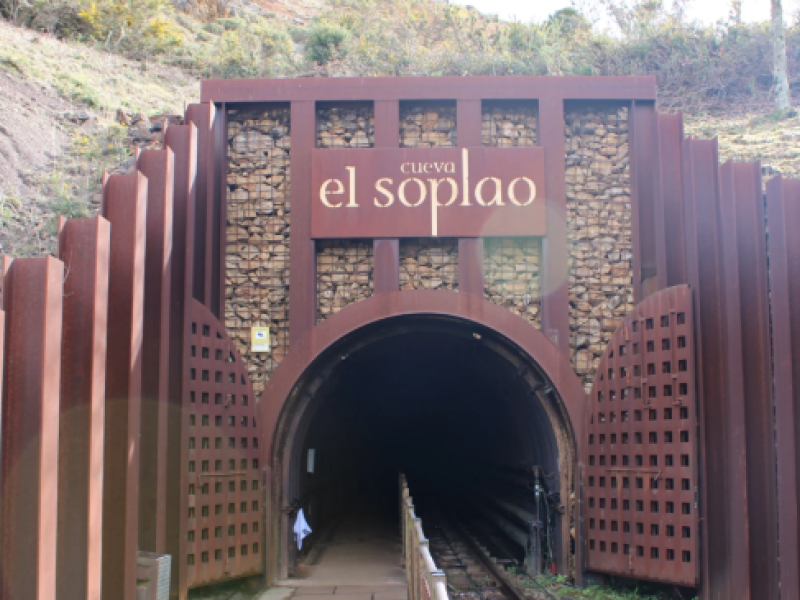 Entrada Cueva de "El Soplao"