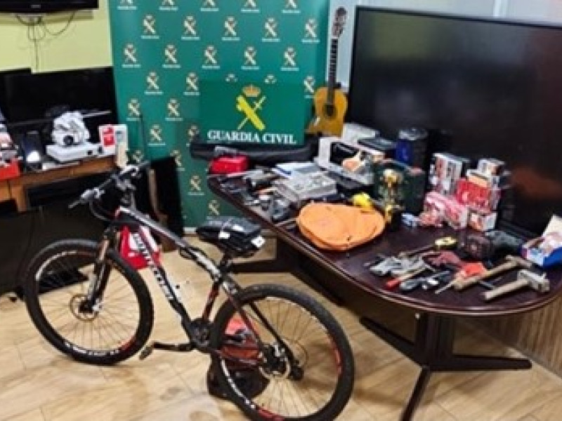 Algunos de los objetos robados por la banda