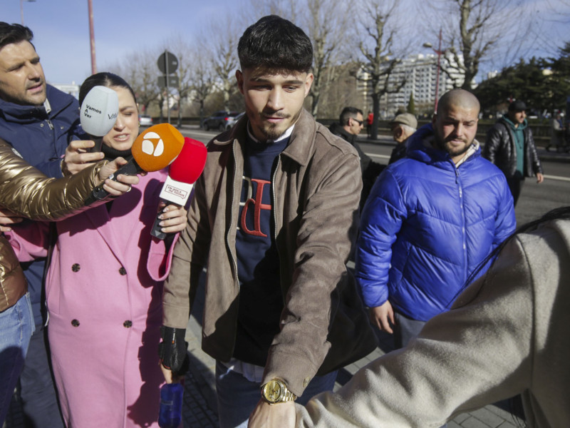 El boxeador leonés Antonio Barrul (c) ha sido absuelto por la pelea en el cine