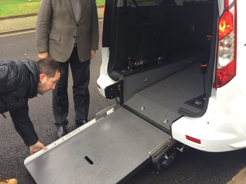 Taxi adaptado para personas con discapacidad en Lugo