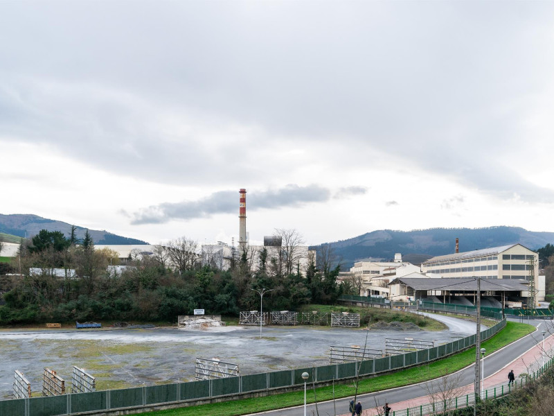 Exterior de la fábrica de la multinacional Guardian en Laudio-Llodio