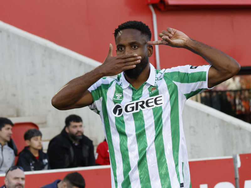 Bakambu celebra el gol de la victoria en el minuto 96