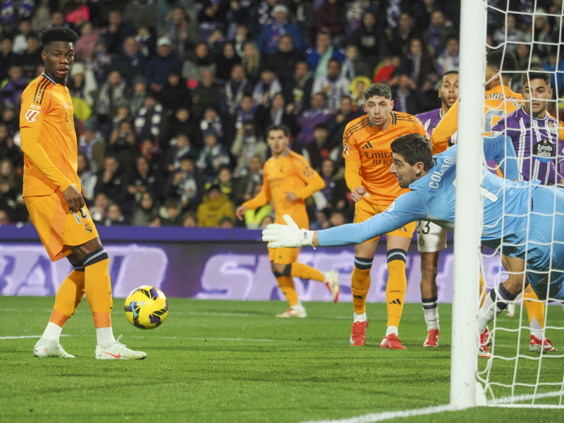 Courtois (Real Madrid) detiene la primera ocasión del Real Valladolid