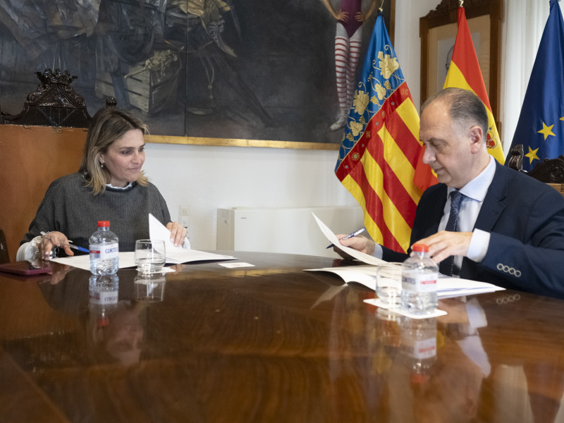 Reunión entre la presidenta de la Diputación, Marta Barrachina y el conseller de Emergencias de la Generalitat Valenciana, Juan Carlos Valderrama