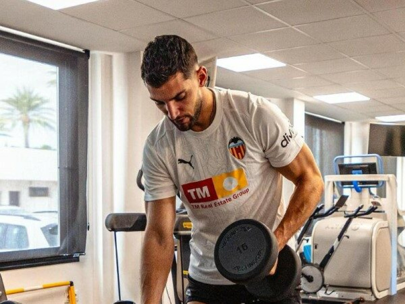 El delantero ha estado más tiempo en gimnasio que en césped