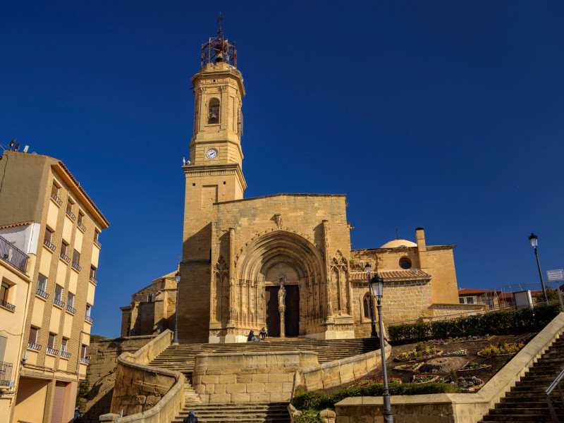 Colegiata y parroquial de Santa María la Mayor del Pilar, junto al castillo de Compromiso en Caspe