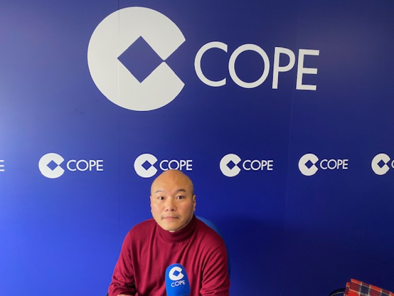 Masakazu en los estudios de Cope Ourense