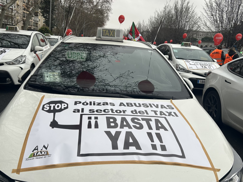 Pancarta en un taxi