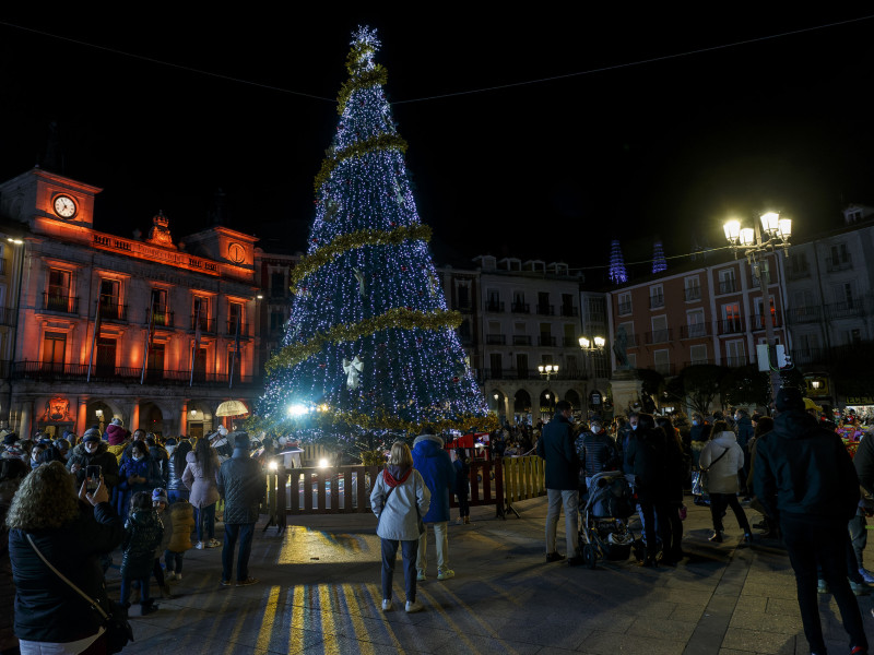 Acto de inauguración de las luces, el programa y el Mercado de Navidad 2021 en Burgos