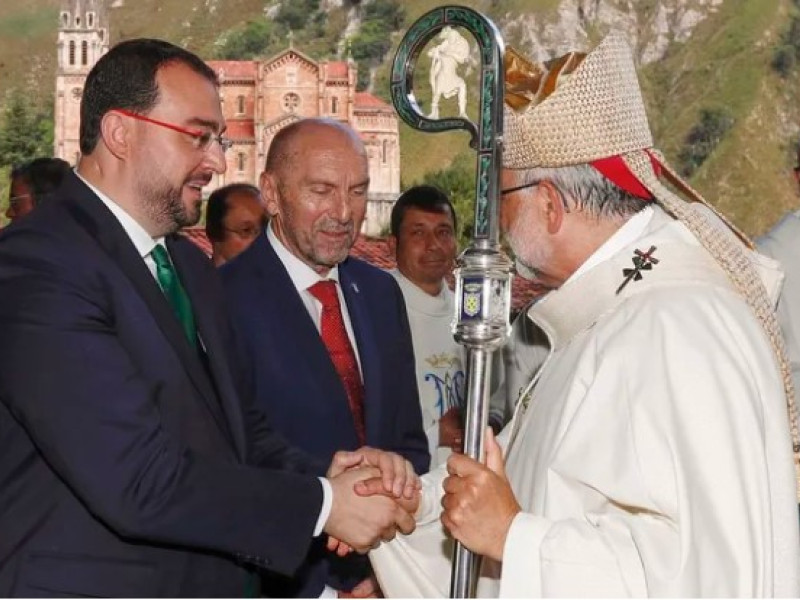 Barbón, Cofiño y Sanz Montes en la celebración de Covadonga de 2023