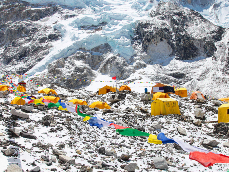 Tiendas de campaña en el Campamento Base del Monte Everest