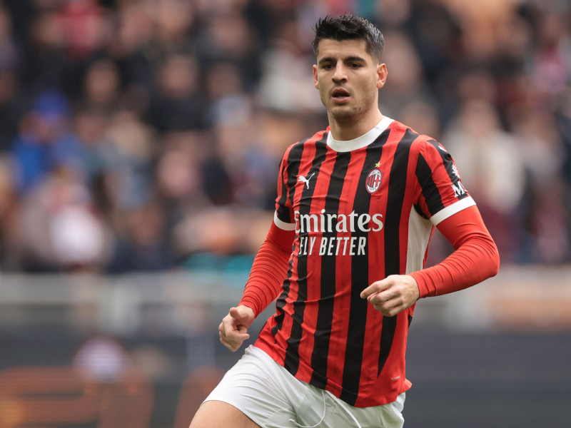 Álvaro Morata del AC Milan durante el partido de Serie A en Giuseppe Meazza, Milán