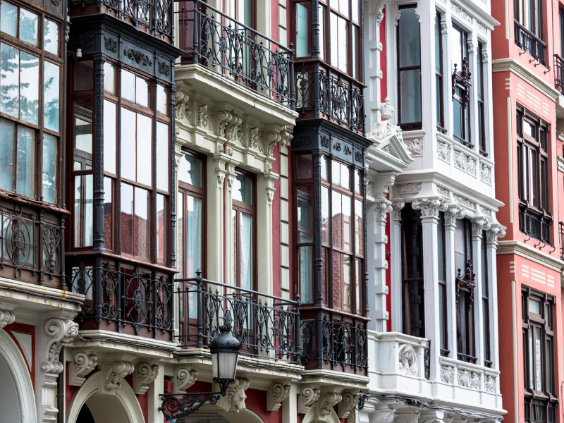 Arquitectura tradicional en la calle San Francisco de Avilés, Asturias