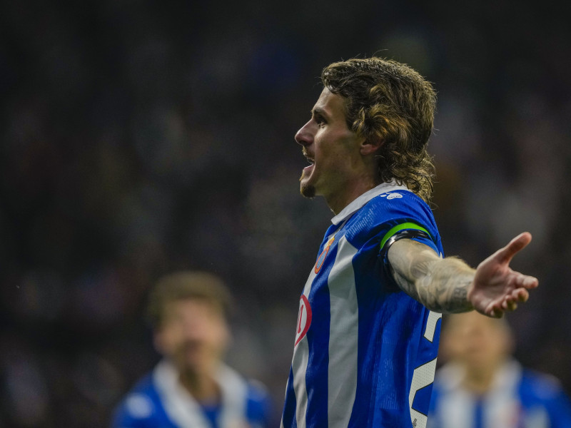 Carlos Romero celebra el primer gol del Espanyol