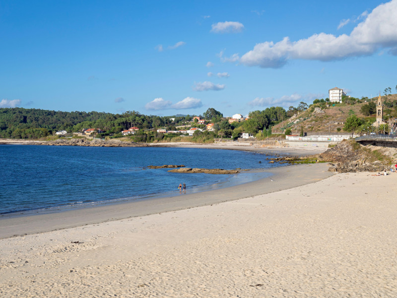 Europa, España, Galicia, Porto do Son, Praia do Son (Playa) y Paseo Marítimo