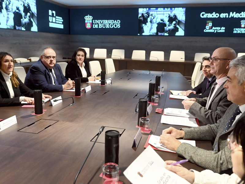 Los consejeros de Educación, Rocío Lucas, y de Sanidad, Alejandro Vázquez, se reúnen con el rector de la Universidad de Burgos, José Miguel García
