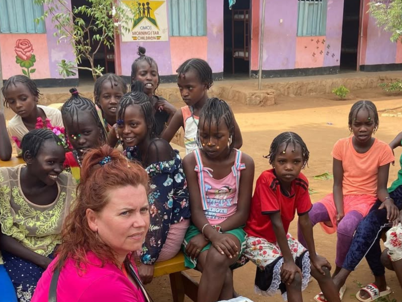 Soñando Muñecas con niños etíopes