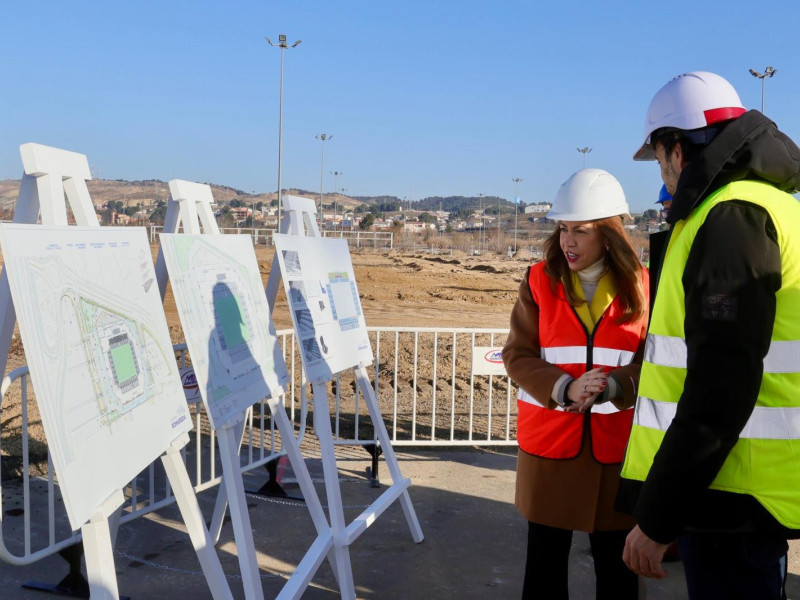 La presidenta del Consejo de Administración de la Nueva Romareda, Natalia Chueca, durante la visita a las obras