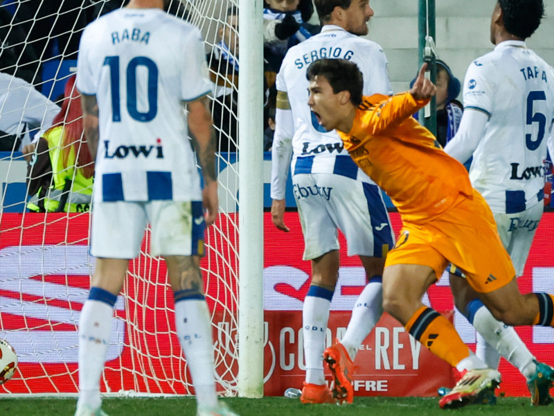 Gonzalo celebra el gol que le da el pase al Real Madrid a las semifinales de la Copa del Rey