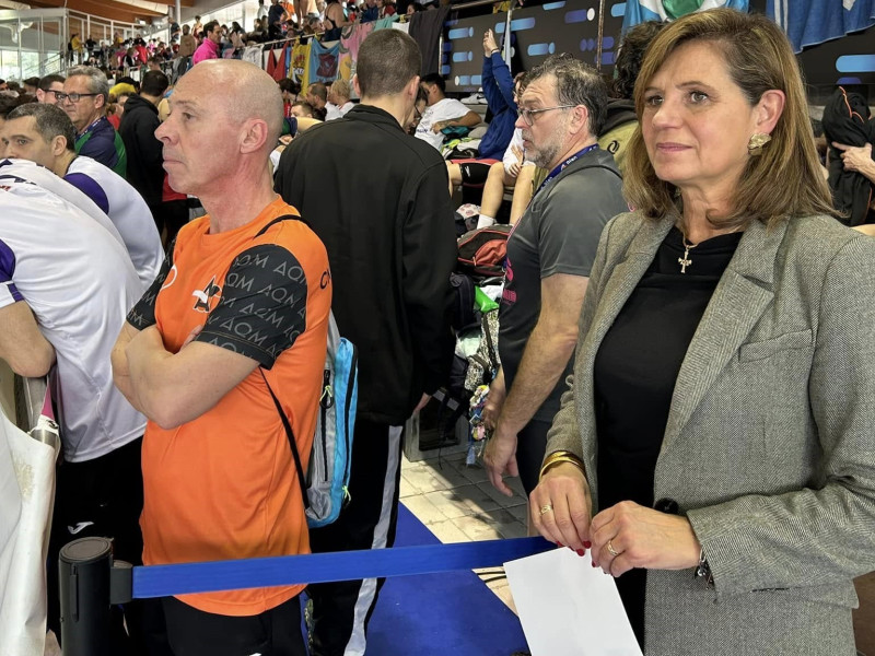 Conchita Méndez, concejala de Deportes de Oviedo, en el  Campeonato de España Open de Invierno de Natación Máster