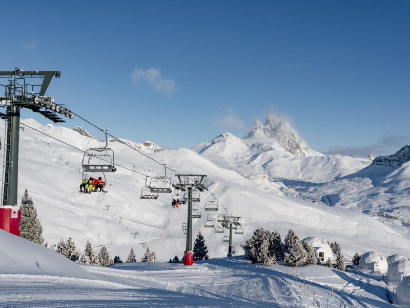 Las estaciones cierran un animado fin de semana de esquí