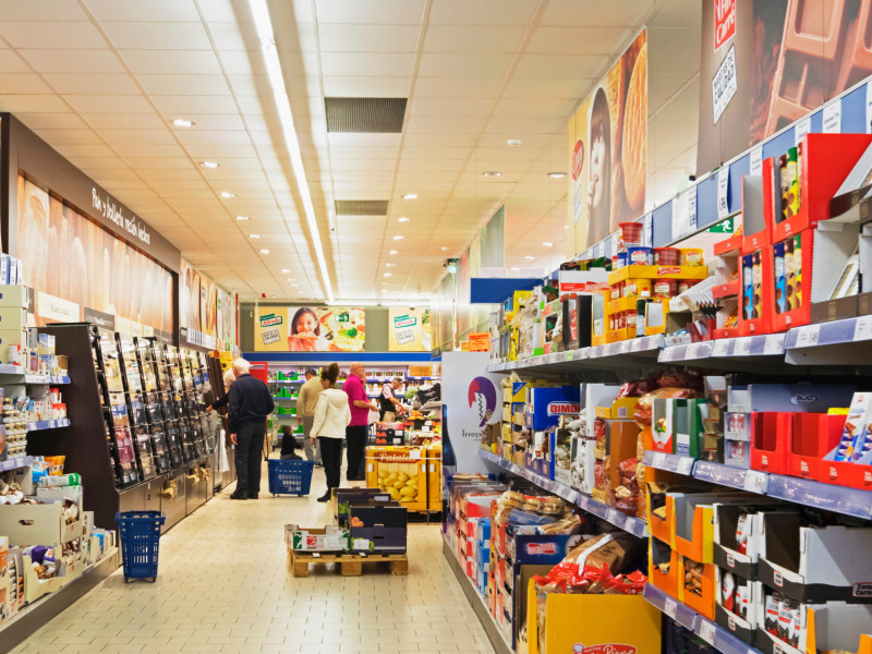 Interior del supermercado Lidl en Sitio de Calahonda, Mijas, Costa del Sol, Málaga