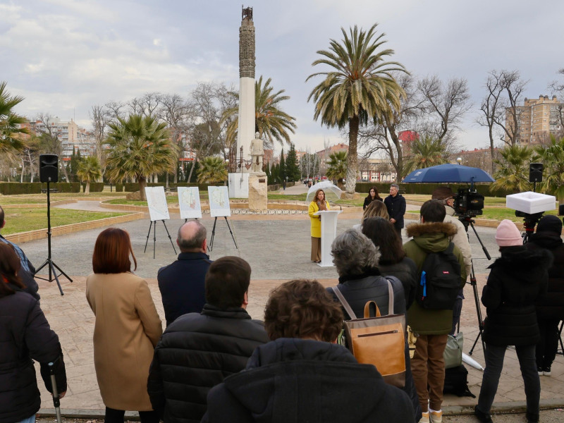 La alcaldesa, Natalia Chueca, durante la presentación del proyecto de reforma del parque del Tío Jorge