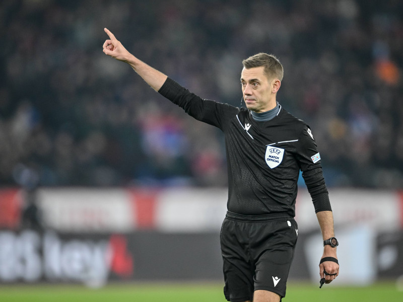 November 15, 2024, Zurich, Zurich, Switzerland: Schiedsrichter Clement Turpin gestures during the UEFA Nations League 2024/25 League A Group A4 match between Switzerland and Serbia at Stadion Letzigrund on November 15, 2024 in Zurich, Switzerland. (Credit Image: © Harry Langer/DeFodi via ZUMA Press)