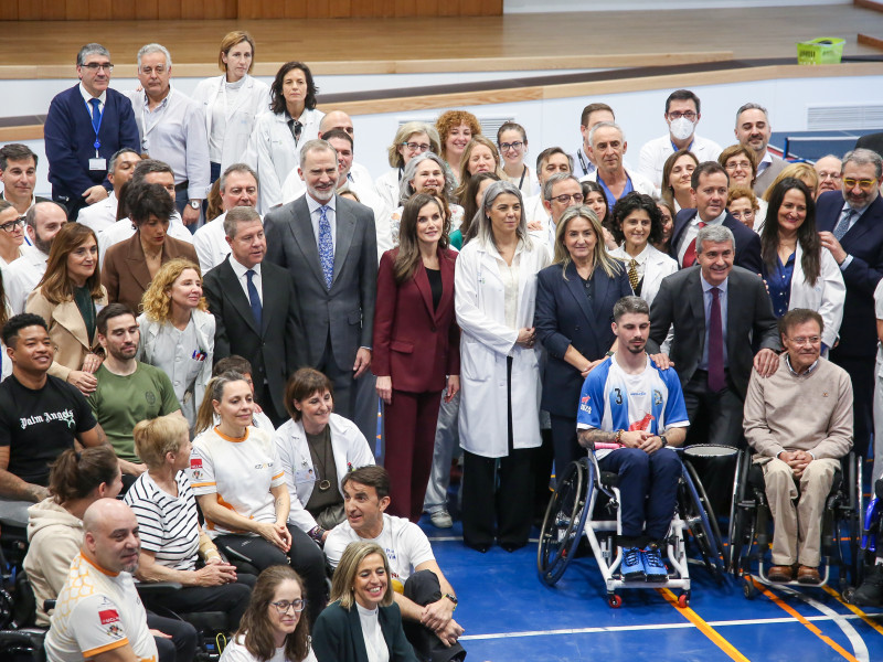 Los Reyes con pacientes y profesionales del hospital