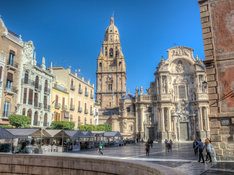 Catedral de Murcia y la Plaza del Cardenal Belluga en Murcia