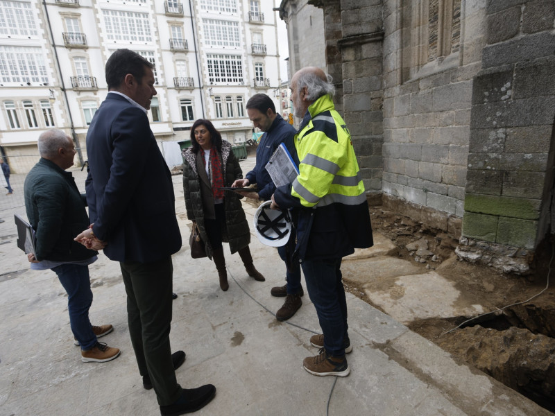 El conselleiro, José López Campos, visitó personalmente las obras que permitieron el hallazgo de la cloaca romana