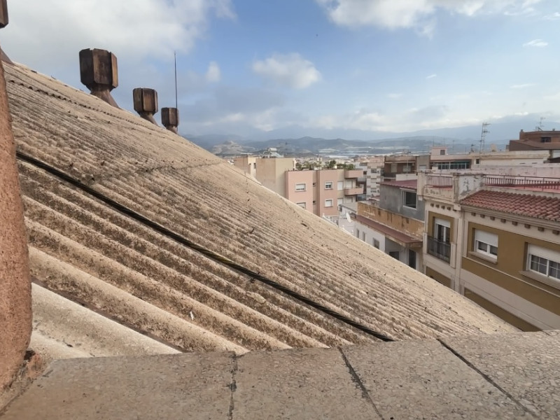 Así ha quedado el Coliseo Viñas de Motril tras tres semanas de limpieza