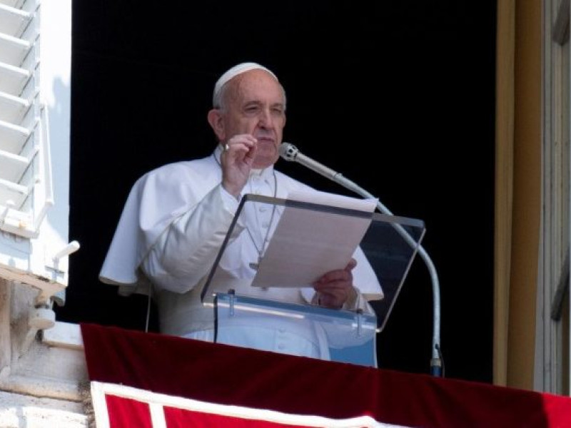 El Papa Francisco durante el rezo del Ángelus