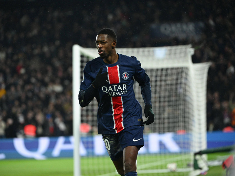 Dembele celebra un gol con el PSG.