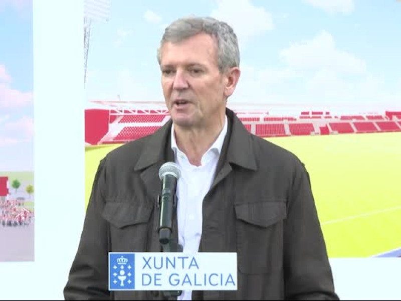 Alfonso Rueda anunció una inversión de casi cuatro millones de euros para reformar y actualizar las instalaciones del Estadio Anxo Carro