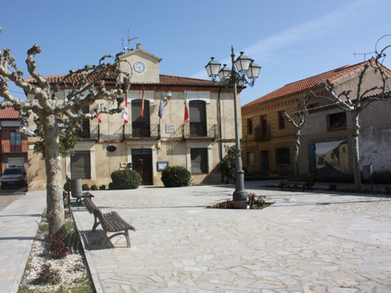 La plaza central de Cerecinos de Campos