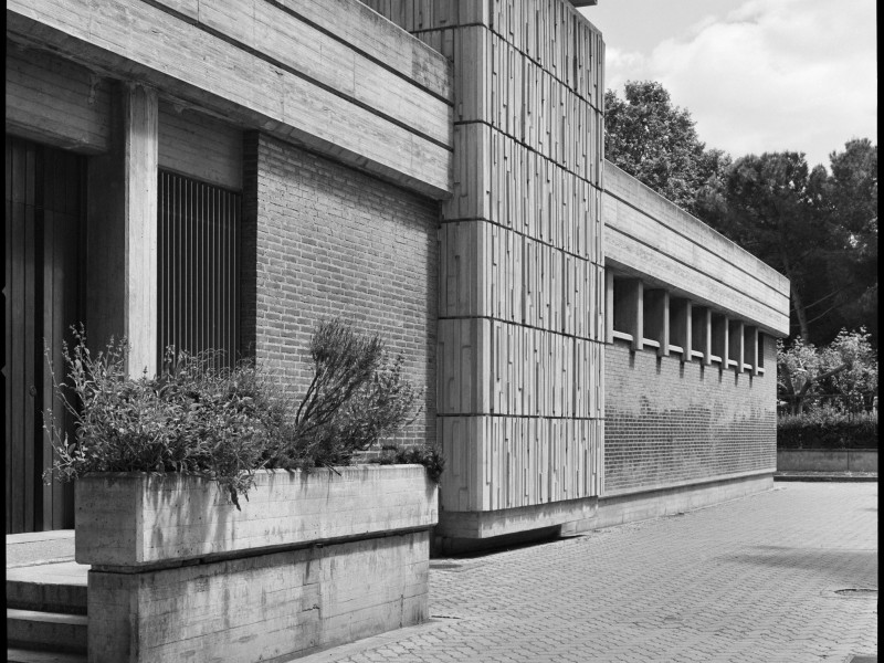 El Logroñés Carlos Traspaderne ha publicado el primer libro de fotografía sobre el brutalismo arquitectónico en español y reivindica con su cámara un estilo denostado durante años.