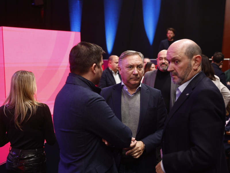 El presidente del CTA, Luis Medina Cantalejo, y el presidente de la RFEF, Rafael Louzán