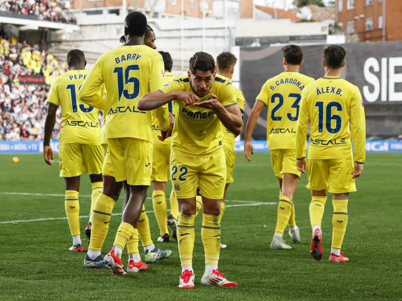 Ayoze Pérez celebra el primer gol del Villarreal