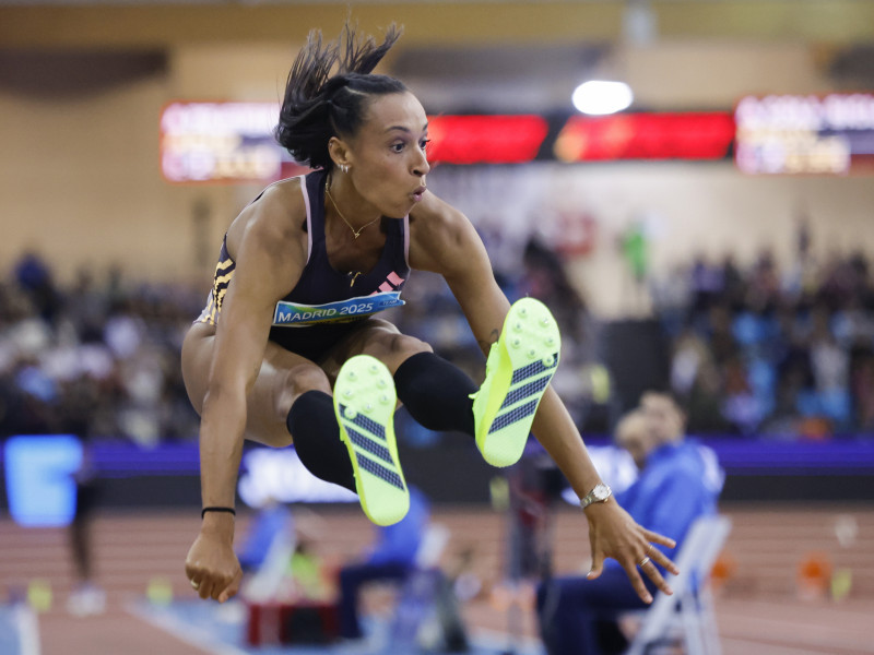 Ana Peleteiro compite en la prueba de triple salto en los Campeonatos de España